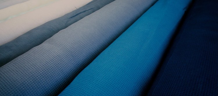 Comparing linen fabric textures