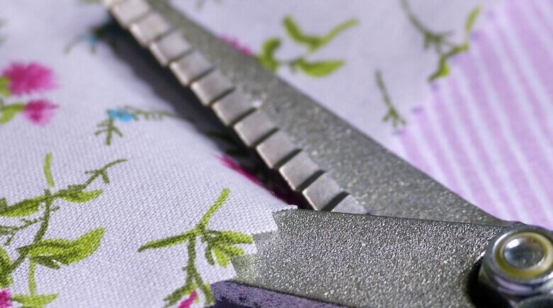 Buying and using the best Pinking Shears for creative edging and preventing  fraying - SewGuide