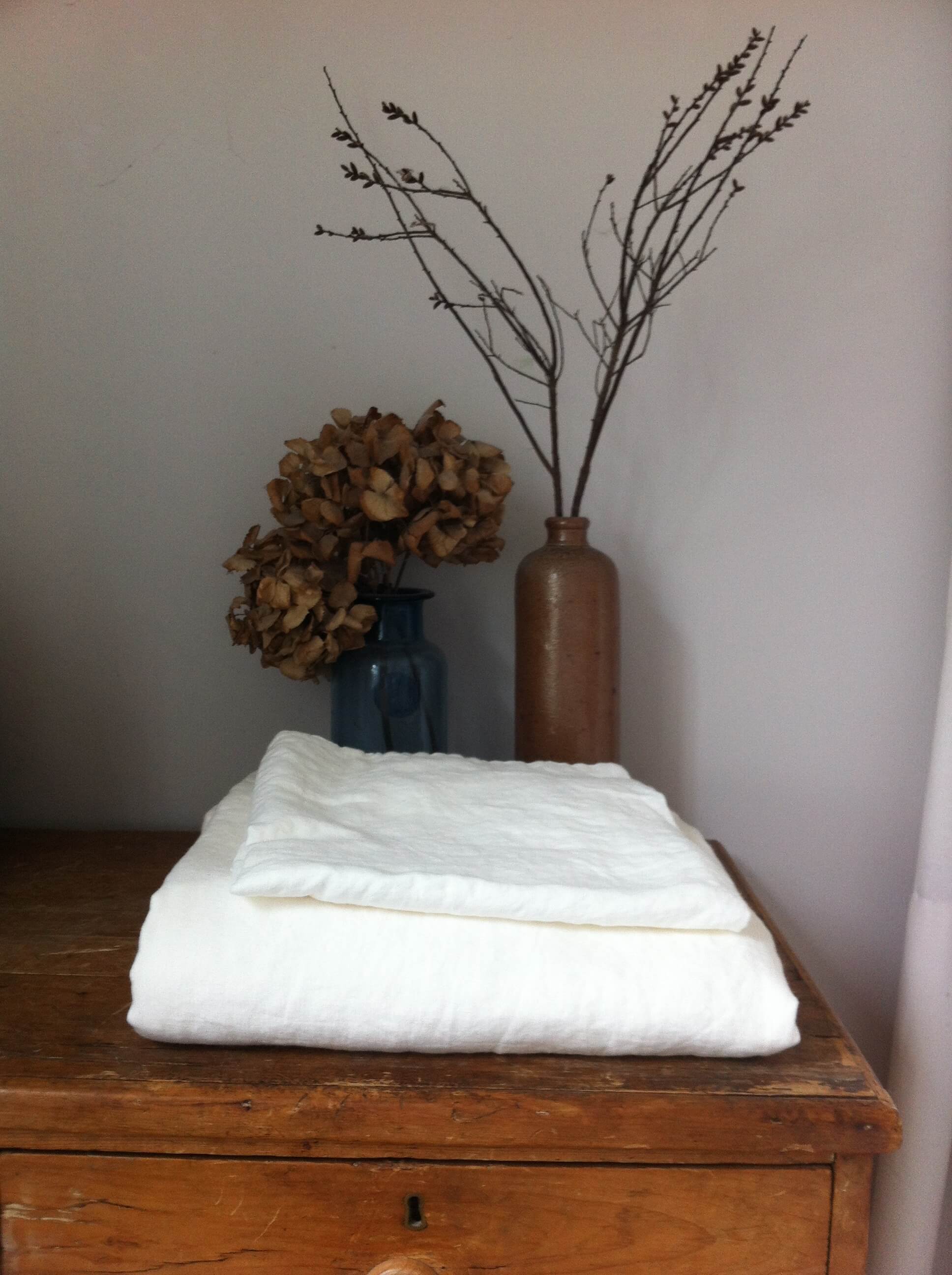 Folded fitted sheets Folded fitted sheets