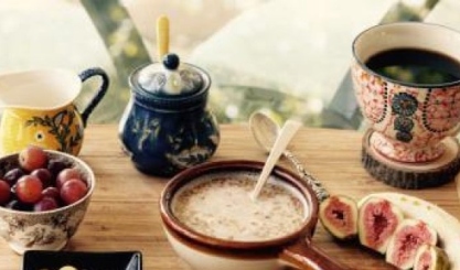 How to Win at Breakfast in Bed article image from LinenBeauty
