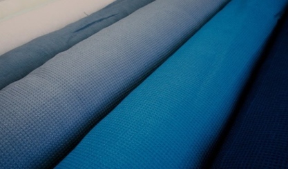 Comparing linen fabric samples by weight and weave