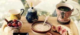 How to Win at Breakfast in Bed article image from LinenBeauty